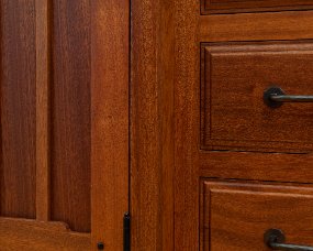 117-13 Wood : Sapele (Wood specie no longer available. Shown for style only); Finish : Nutmeg; Door Style : Monterey; Face Frame : Square Inset