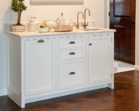 130-12 [Perimeter cabinetry] Wood : Maple; Paint color : Extra White; Door Style : Estate; Face Frame : Square Inset