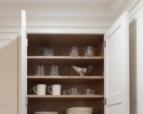 136-09 PERIMETER Wood : Maple; Paint Color : City Loft; Door Style : Hanover; Face Frame : Square Inset