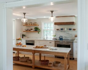 138-01 ISLAND and RANGE HOOD Wood : Reclaimed Chestnut; Stain Color : Natural; Door Style : Newport; Face Frame : Square Inset; PERIMETER Wood : Maple; Paint Color :...