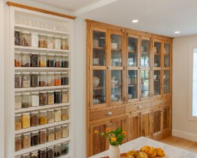 138-09 OPEN SHELVING Wood : Maple; Paint Color : Greek Villa; Door Style : Newport; Face Frame : Square Inset; HUTCH Wood : Reclaimed Chestnut; Stain Color : Natural;...