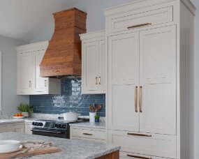 143-05 ISLAND and RANGE HOOD Wood : Reclaimed Chestnut; Stain Color : Honey; Door Style : Custom; Face Frame : Square Inset; PERIMETER Wood : Maple; Paint Color :...